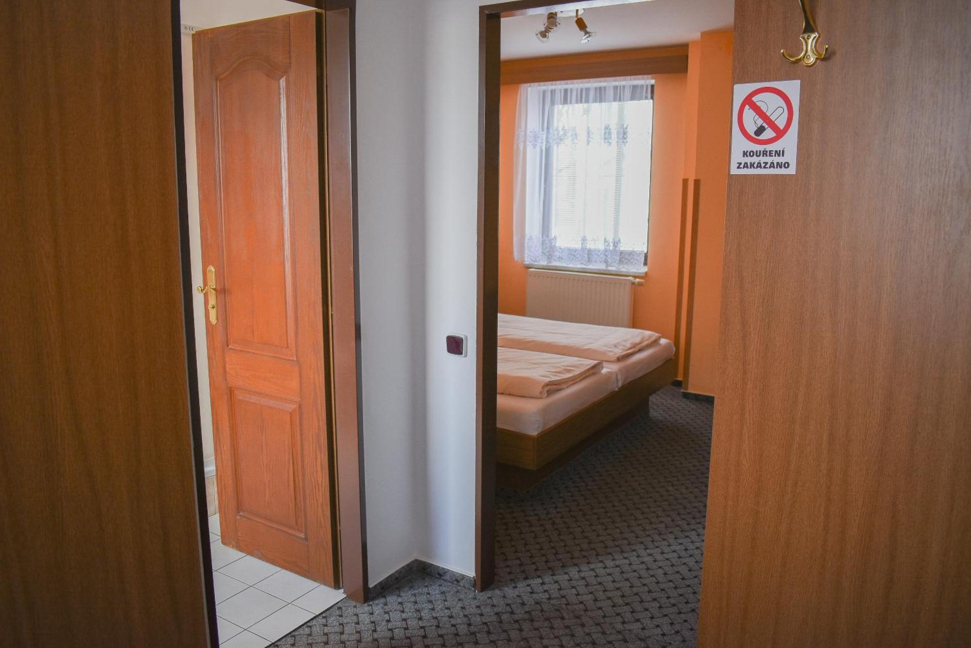 Hotel U Jiriho ฮุมโปเลซ ภายนอก รูปภาพ